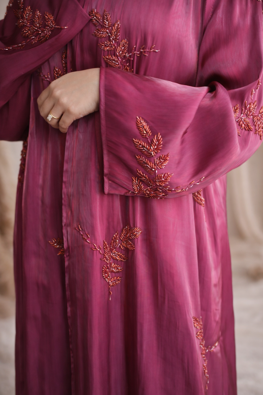 NOOR | MAROON